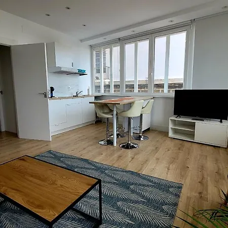 Luz De شقة كاديز