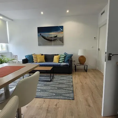 Luz De شقة كاديز